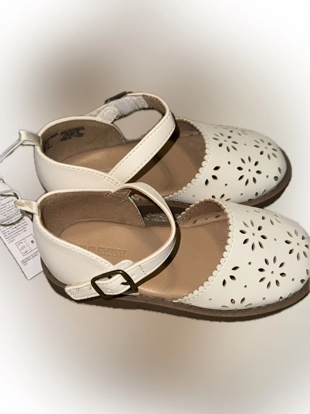 Old Navy Cream chunky Ballet Faux Leather Sandals with Buckle